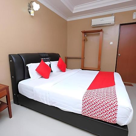 Super Oyo 707 Ayuni Hotel Bangi Exterior foto