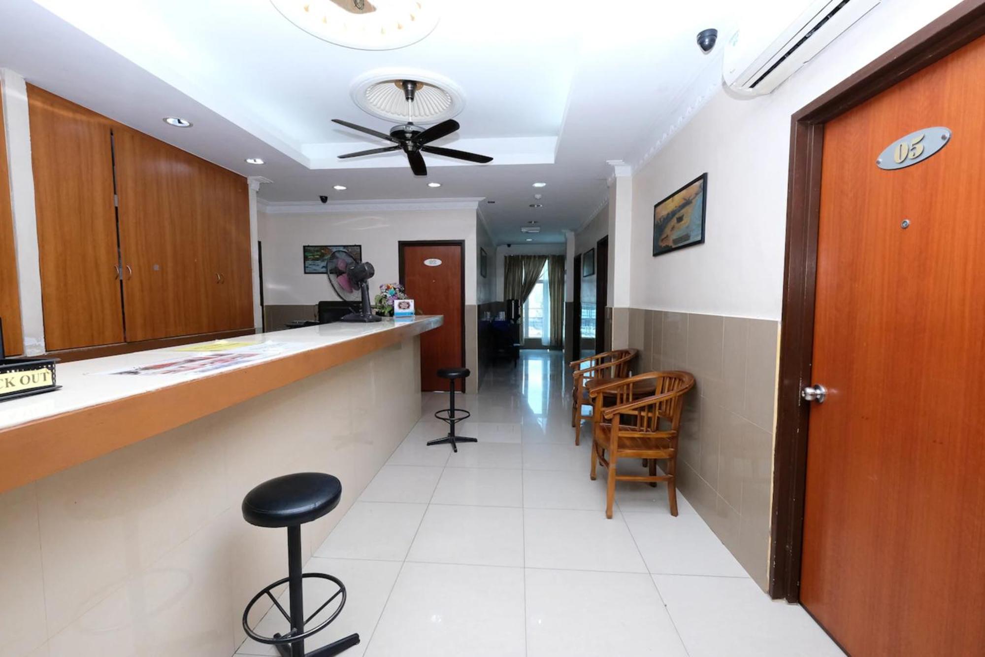 Super Oyo 707 Ayuni Hotel Bangi Exterior foto