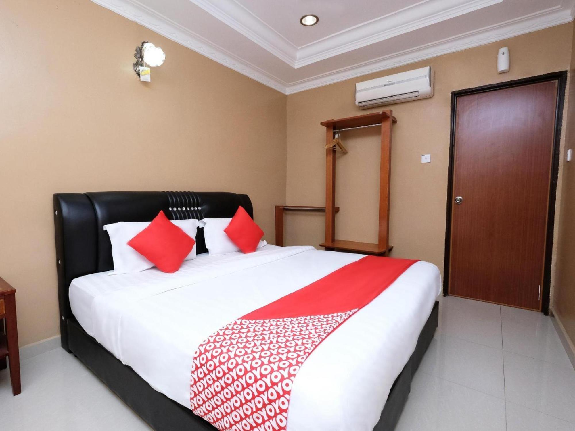 Super Oyo 707 Ayuni Hotel Bangi Exterior foto